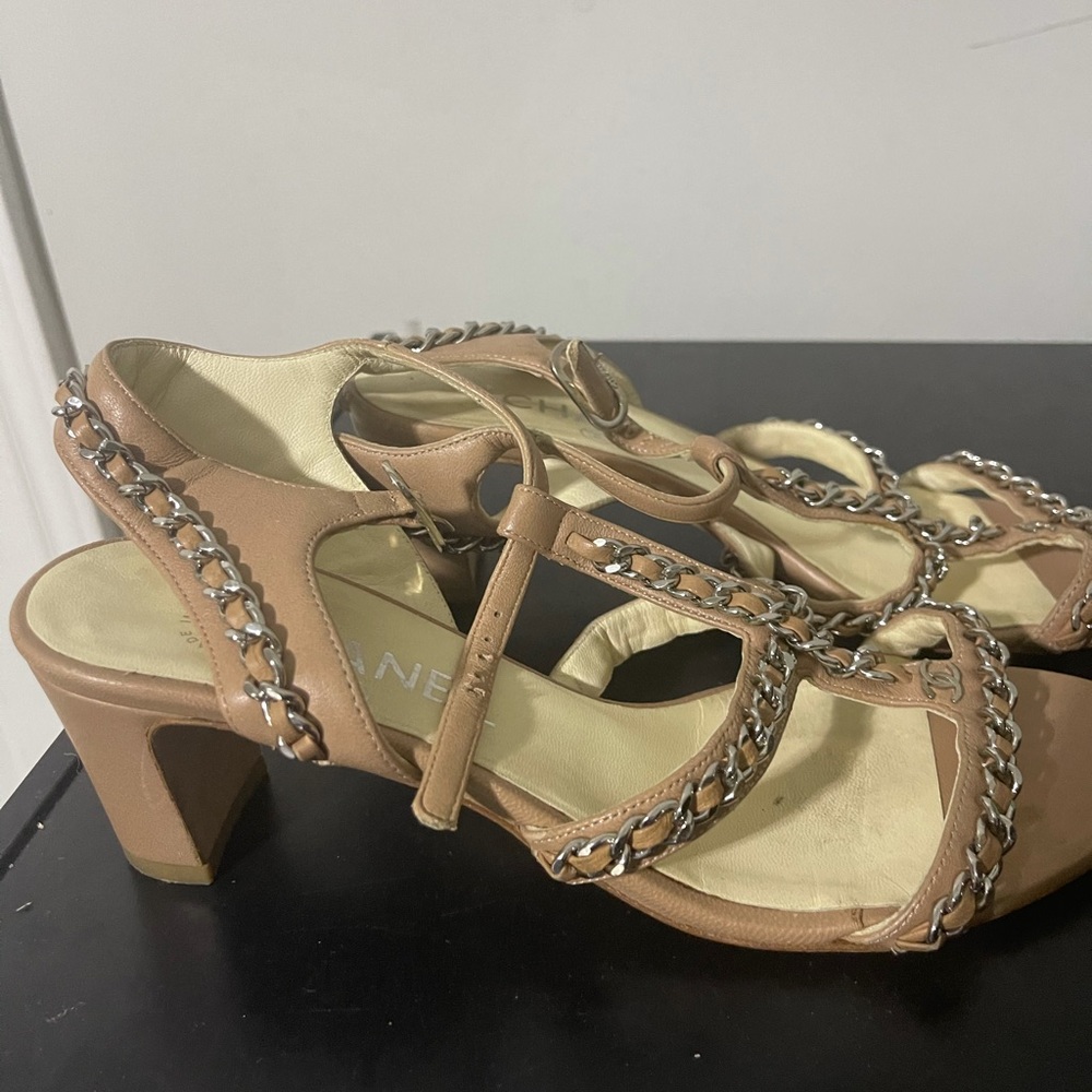 Chanel shoes - Picture 1 of 4